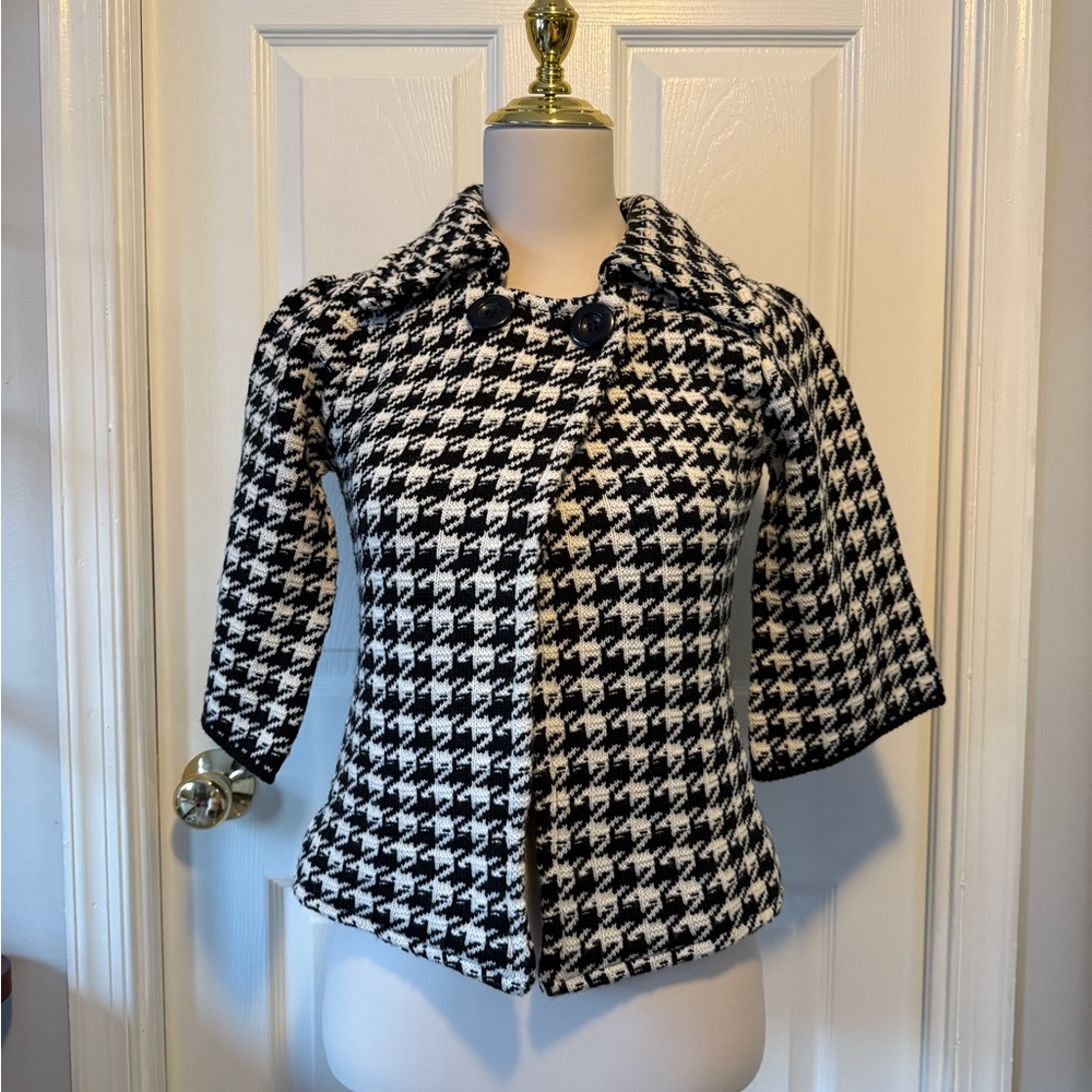 Harold's Monochrome Houndstooth Knit